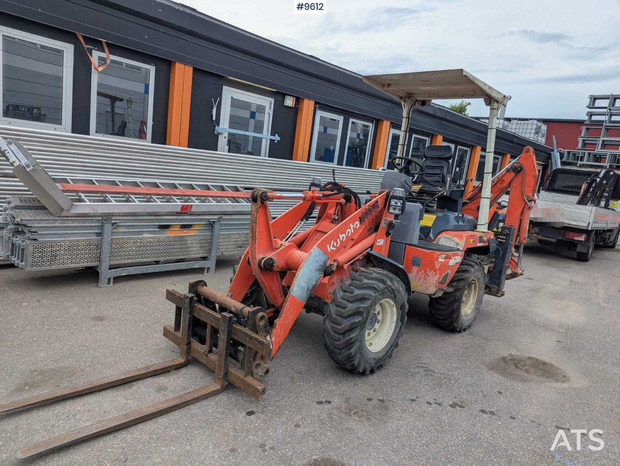 Kubota backhoe loader - Kaivuri-trukki: kuva Kubota backhoe loader - Kaivuri-trukki Kubota backhoe loader - Kaivuri-trukki: kuva Kubota backhoe loader - Kaivuri-trukki