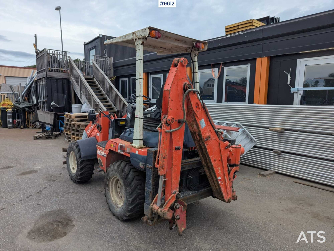 Kubota backhoe loader - Kaivuri-trukki: kuva Kubota backhoe loader - Kaivuri-trukki Kubota backhoe loader - Kaivuri-trukki: kuva Kubota backhoe loader - Kaivuri-trukki