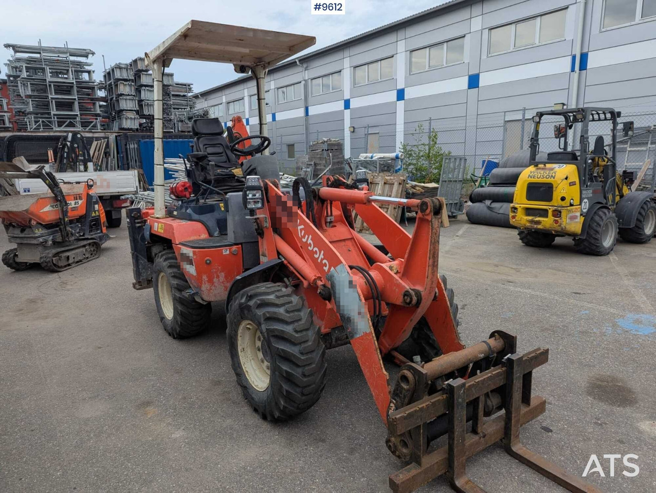 Kubota backhoe loader - Kaivuri-trukki: kuva Kubota backhoe loader - Kaivuri-trukki Kubota backhoe loader - Kaivuri-trukki: kuva Kubota backhoe loader - Kaivuri-trukki