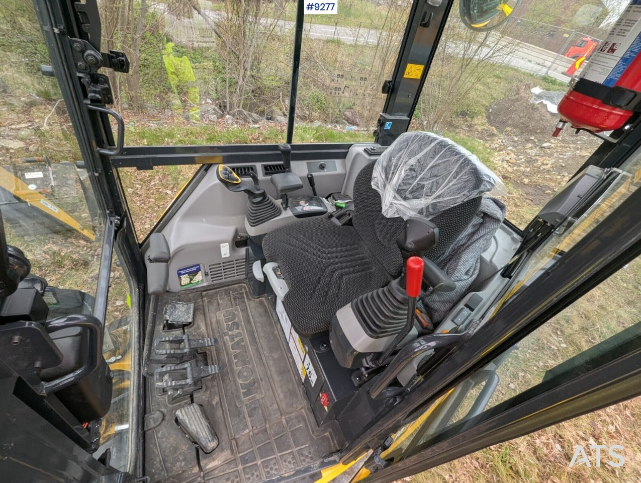 Minikuormaaja Mini Excavator Komatsu PC26MR (See Video): kuva Minikuormaaja Mini Excavator Komatsu PC26MR (See Video)