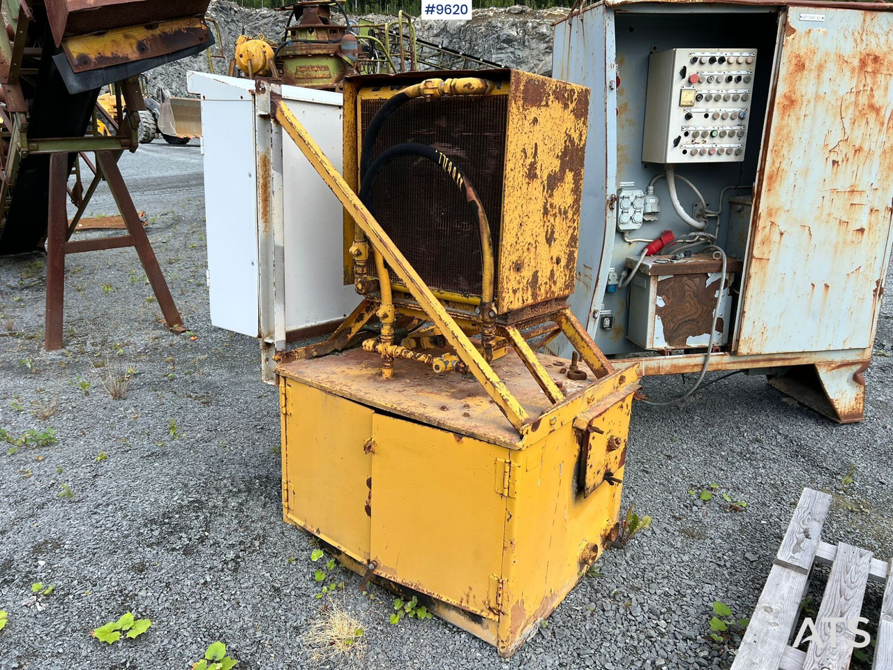 Oil cabinet for Kona cruscher - Kartiomurskain: kuva Oil cabinet for Kona cruscher - Kartiomurskain Oil cabinet for Kona cruscher - Kartiomurskain: kuva Oil cabinet for Kona cruscher - Kartiomurskain