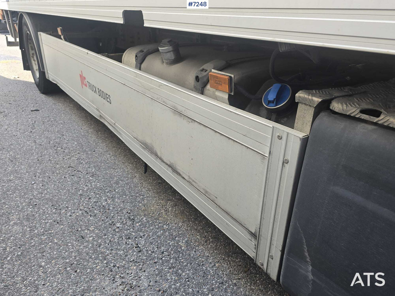 Umpikori kuorma-auto Scania P320 Box truck with tail lift: kuva Umpikori kuorma-auto Scania P320 Box truck with tail lift