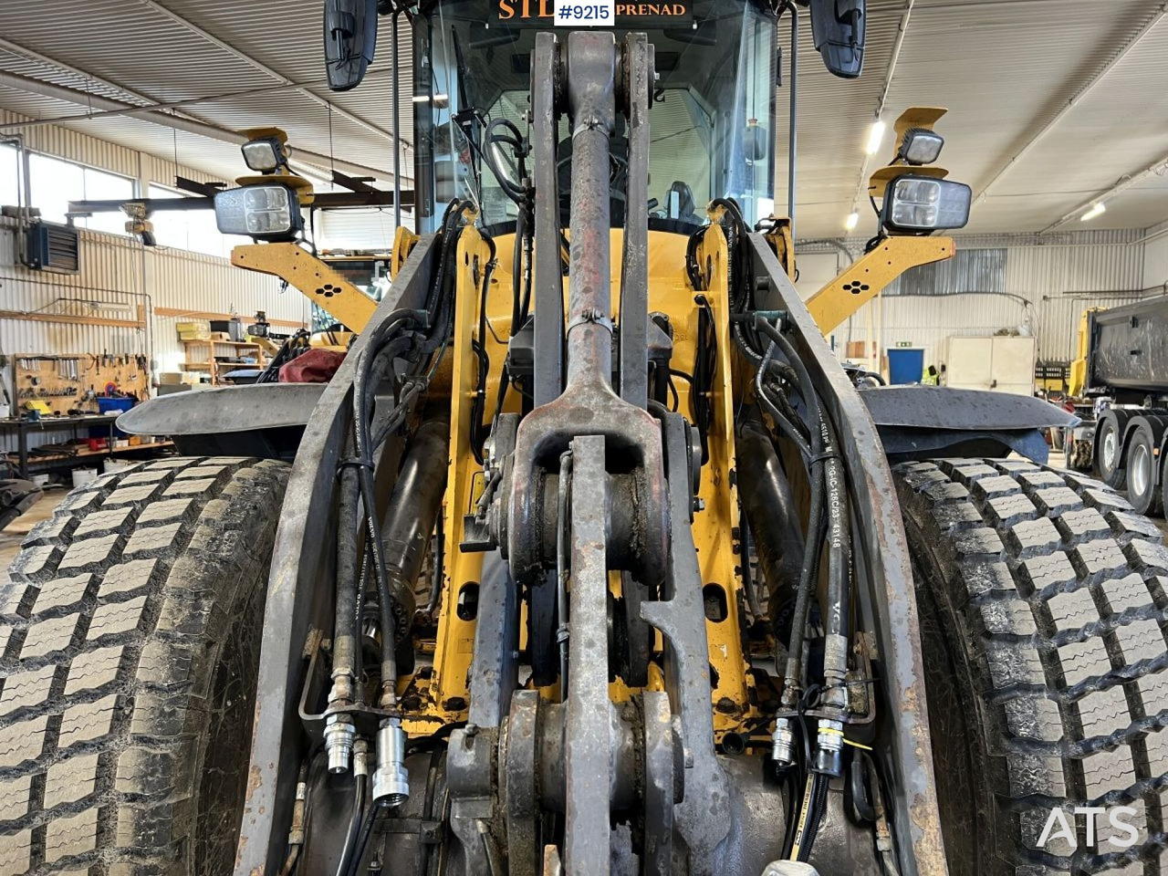 Pyöräkuormaaja Volvo L 90 H Wheel loader (VIDEO): kuva Pyöräkuormaaja Volvo L 90 H Wheel loader (VIDEO)