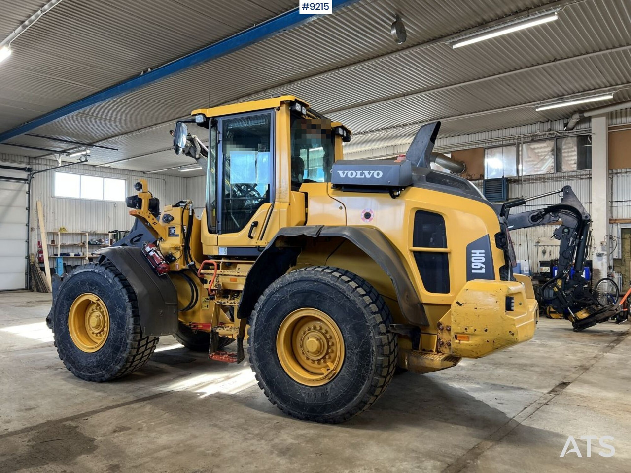 Pyöräkuormaaja Volvo L 90 H Wheel loader (VIDEO): kuva Pyöräkuormaaja Volvo L 90 H Wheel loader (VIDEO)