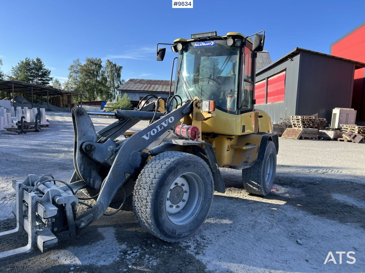 Volvo L30Z Wheel loader with multiple attachments - Pyöräkuormaaja: kuva Volvo L30Z Wheel loader with multiple attachments - Pyöräkuormaaja Volvo L30Z Wheel loader with multiple attachments - Pyöräkuormaaja: kuva Volvo L30Z Wheel loader with multiple attachments - Pyöräkuormaaja