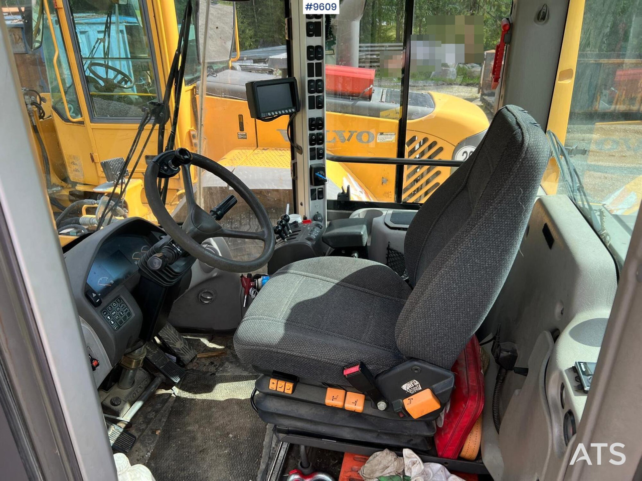 Volvo L90 G wheel loader - Pyöräkuormaaja: kuva Volvo L90 G wheel loader - Pyöräkuormaaja Volvo L90 G wheel loader - Pyöräkuormaaja: kuva Volvo L90 G wheel loader - Pyöräkuormaaja