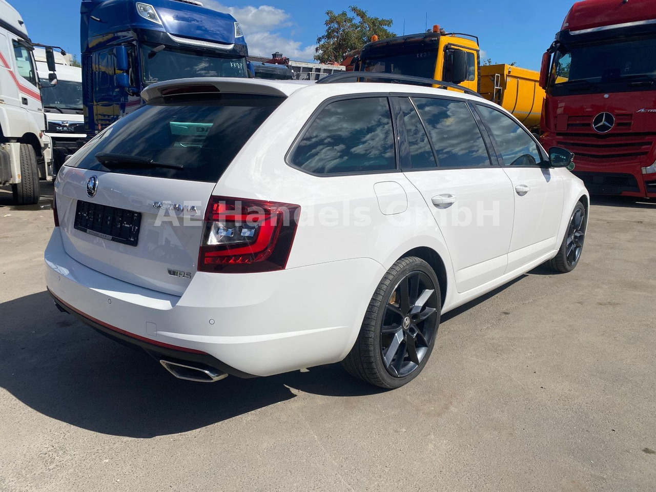 Skoda Octavia VRS Kombi 2.0 TDI *ACC/PDC/LED/1.Hand/HU - Farmari: kuva Skoda Octavia VRS Kombi 2.0 TDI *ACC/PDC/LED/1.Hand/HU - Farmari Skoda Octavia VRS Kombi 2.0 TDI *ACC/PDC/LED/1.Hand/HU - Farmari: kuva Skoda Octavia VRS Kombi 2.0 TDI *ACC/PDC/LED/1.Hand/HU - Farmari