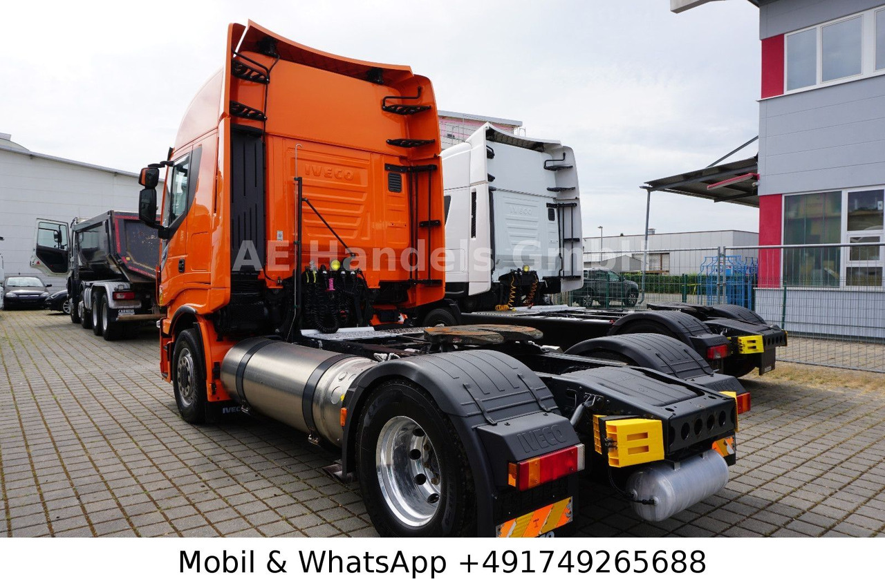 Iveco Stralis NP 400 Hi-Way BL LNG*Retarder/Standklima - Vetopöytäauto: kuva  Iveco Stralis NP 400 Hi-Way BL LNG*Retarder/Standklima - Vetopöytäauto Iveco Stralis NP 400 Hi-Way BL LNG*Retarder/Standklima - Vetopöytäauto: kuva  Iveco Stralis NP 400 Hi-Way BL LNG*Retarder/Standklima - Vetopöytäauto