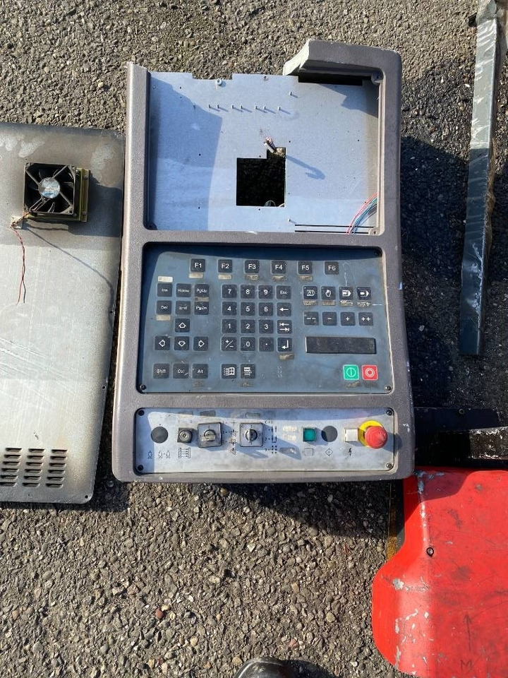 Särmäyspuristin BEYELER Presse/Plieuse PR6 2000KNx4100MM endommagé: kuva Särmäyspuristin BEYELER Presse/Plieuse PR6 2000KNx4100MM endommagé Särmäyspuristin BEYELER Presse/Plieuse PR6 2000KNx4100MM endommagé: kuva Särmäyspuristin BEYELER Presse/Plieuse PR6 2000KNx4100MM endommagé