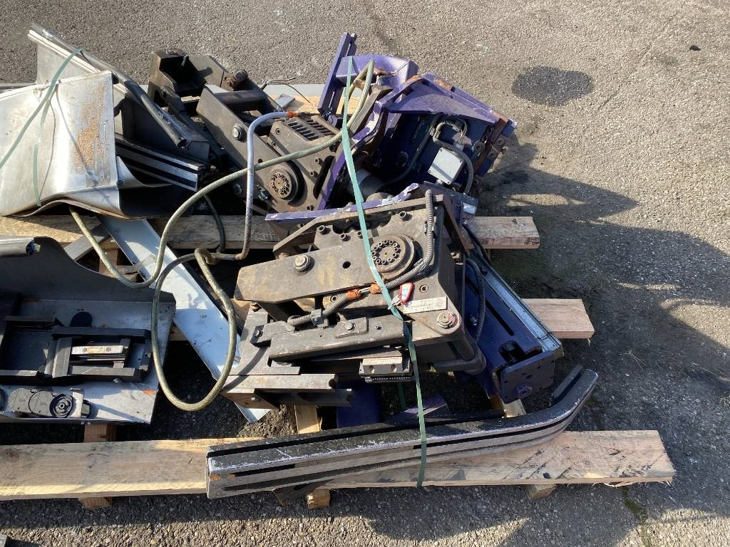 Särmäyspuristin BEYELER Presse/Plieuse PR6 2000KNx4100MM endommagé: kuva Särmäyspuristin BEYELER Presse/Plieuse PR6 2000KNx4100MM endommagé Särmäyspuristin BEYELER Presse/Plieuse PR6 2000KNx4100MM endommagé: kuva Särmäyspuristin BEYELER Presse/Plieuse PR6 2000KNx4100MM endommagé