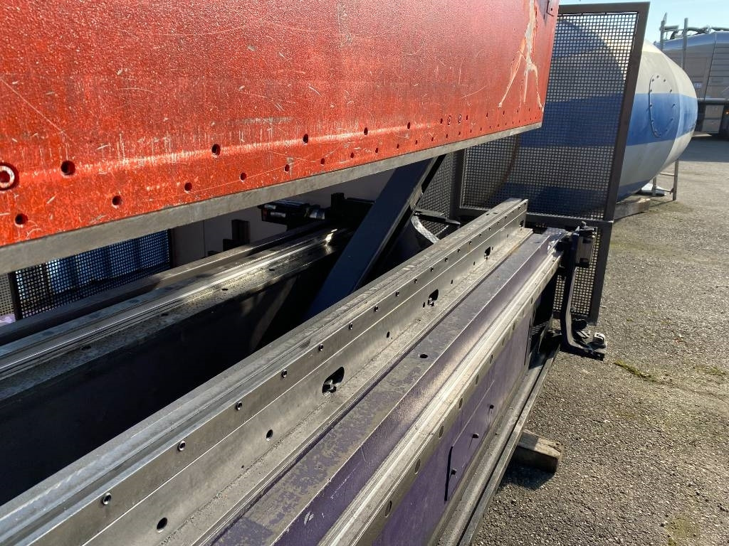 Särmäyspuristin BEYELER Presse/Plieuse PR6 2000KNx4100MM endommagé: kuva Särmäyspuristin BEYELER Presse/Plieuse PR6 2000KNx4100MM endommagé Särmäyspuristin BEYELER Presse/Plieuse PR6 2000KNx4100MM endommagé: kuva Särmäyspuristin BEYELER Presse/Plieuse PR6 2000KNx4100MM endommagé