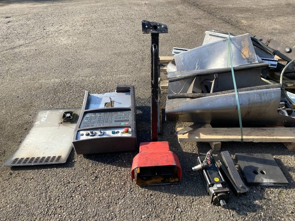 Särmäyspuristin BEYELER Presse/Plieuse PR6 2000KNx4100MM endommagé: kuva Särmäyspuristin BEYELER Presse/Plieuse PR6 2000KNx4100MM endommagé Särmäyspuristin BEYELER Presse/Plieuse PR6 2000KNx4100MM endommagé: kuva Särmäyspuristin BEYELER Presse/Plieuse PR6 2000KNx4100MM endommagé