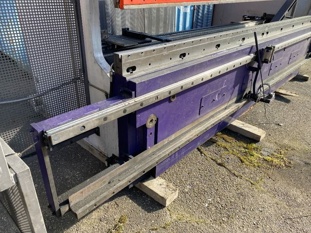 Särmäyspuristin BEYELER Presse/Plieuse PR6 2000KNx4100MM endommagé: kuva Särmäyspuristin BEYELER Presse/Plieuse PR6 2000KNx4100MM endommagé Särmäyspuristin BEYELER Presse/Plieuse PR6 2000KNx4100MM endommagé: kuva Särmäyspuristin BEYELER Presse/Plieuse PR6 2000KNx4100MM endommagé