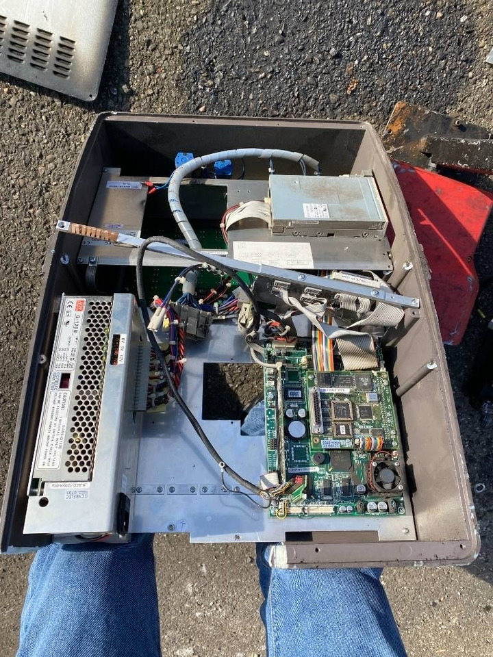 Särmäyspuristin BEYELER Presse/Plieuse PR6 2000KNx4100MM endommagé: kuva Särmäyspuristin BEYELER Presse/Plieuse PR6 2000KNx4100MM endommagé Särmäyspuristin BEYELER Presse/Plieuse PR6 2000KNx4100MM endommagé: kuva Särmäyspuristin BEYELER Presse/Plieuse PR6 2000KNx4100MM endommagé