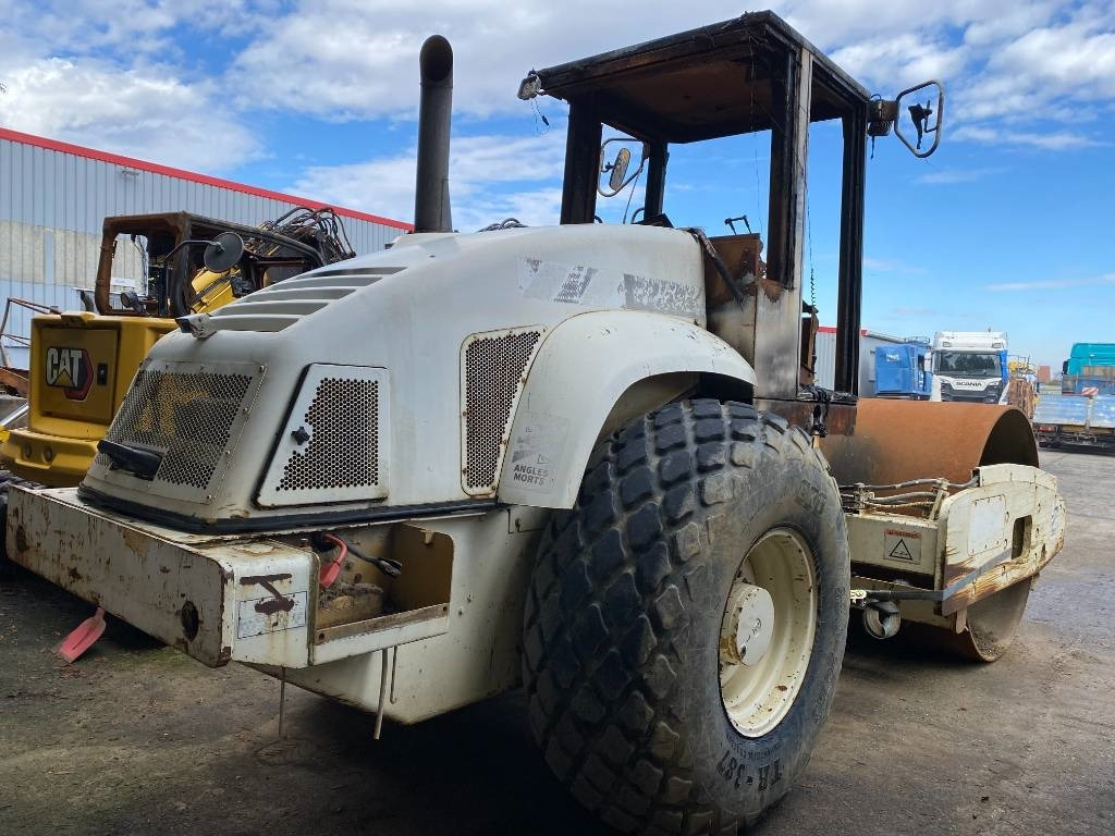 CAT CS-563E Origine Française /Certificat CE endommagé - Jyrä: kuva CAT CS-563E Origine Française /Certificat CE endommagé - Jyrä CAT CS-563E Origine Française /Certificat CE endommagé - Jyrä: kuva CAT CS-563E Origine Française /Certificat CE endommagé - Jyrä