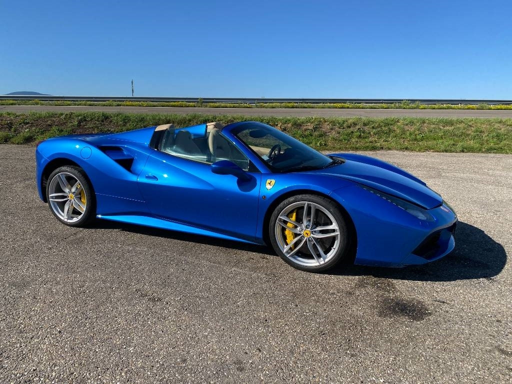 Ferrari 488 SPIDER -Carte Grise Française endommagé - Henkilöauto: kuva Ferrari 488 SPIDER -Carte Grise Française endommagé - Henkilöauto Ferrari 488 SPIDER -Carte Grise Française endommagé - Henkilöauto: kuva Ferrari 488 SPIDER -Carte Grise Française endommagé - Henkilöauto