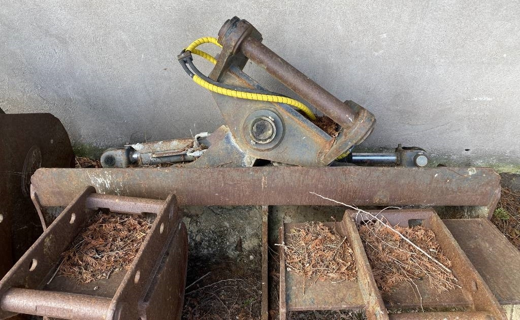 Geith Divers Godets et Attaches - Kauha - Rakennuskoneet: kuva Geith Divers Godets et Attaches - Kauha - Rakennuskoneet Geith Divers Godets et Attaches - Kauha - Rakennuskoneet: kuva Geith Divers Godets et Attaches - Kauha - Rakennuskoneet