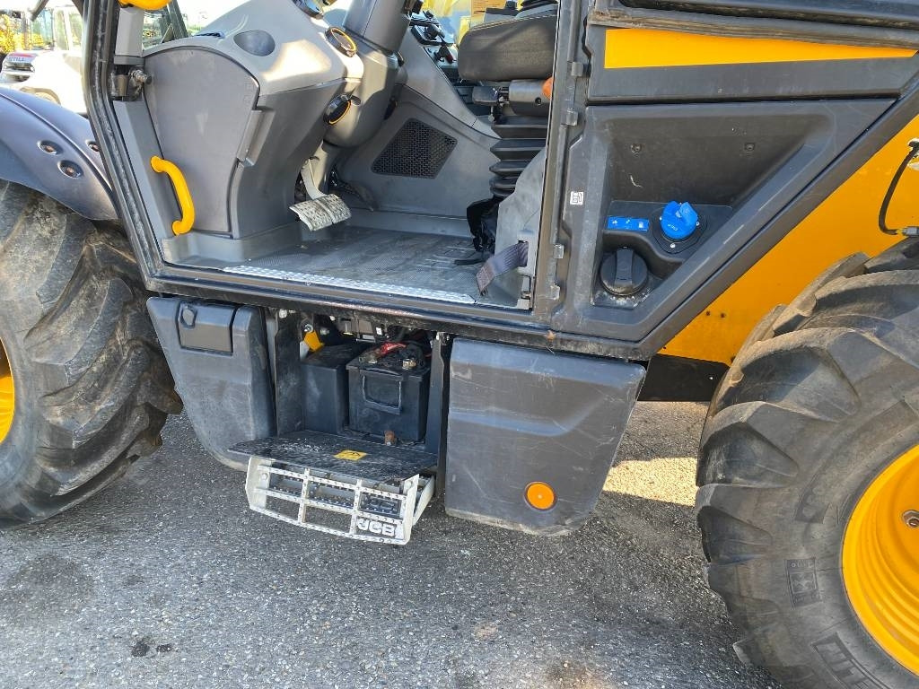 JCB 532-X-70AGX DualTech/Origine Française endommagé - Teleskooppikuormaaja: kuva JCB 532-X-70AGX DualTech/Origine Française endommagé - Teleskooppikuormaaja JCB 532-X-70AGX DualTech/Origine Française endommagé - Teleskooppikuormaaja: kuva JCB 532-X-70AGX DualTech/Origine Française endommagé - Teleskooppikuormaaja