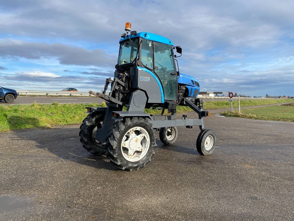 Landini REX R70V Enjambeur a Grand dégagement endommagé - Traktori: kuva Landini REX R70V Enjambeur a Grand dégagement endommagé - Traktori Landini REX R70V Enjambeur a Grand dégagement endommagé - Traktori: kuva Landini REX R70V Enjambeur a Grand dégagement endommagé - Traktori