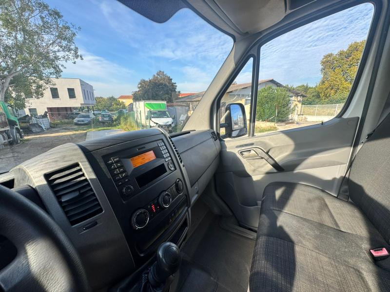 Umpikori kuorma-auto Renault DCI 220: kuva Umpikori kuorma-auto Renault DCI 220