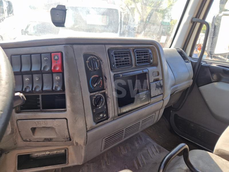 Umpikori kuorma-auto Renault DCI 220: kuva Umpikori kuorma-auto Renault DCI 220