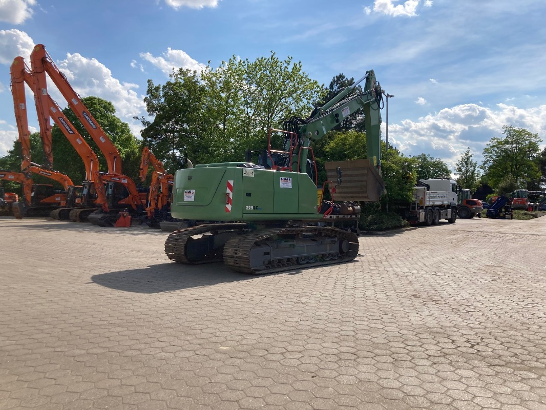 Atlas 225LC-BLUE - Telakaivukone: kuva Atlas 225LC-BLUE - Telakaivukone Atlas 225LC-BLUE - Telakaivukone: kuva Atlas 225LC-BLUE - Telakaivukone