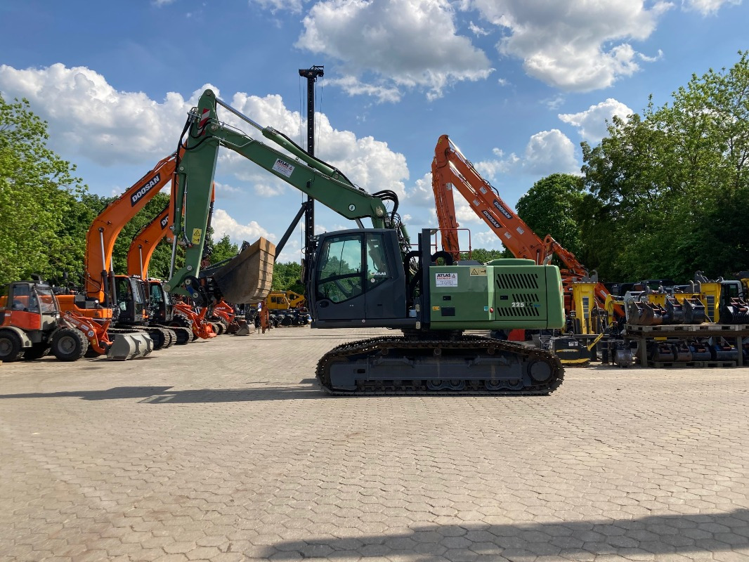 Atlas 225LC-BLUE - Telakaivukone: kuva Atlas 225LC-BLUE - Telakaivukone Atlas 225LC-BLUE - Telakaivukone: kuva Atlas 225LC-BLUE - Telakaivukone