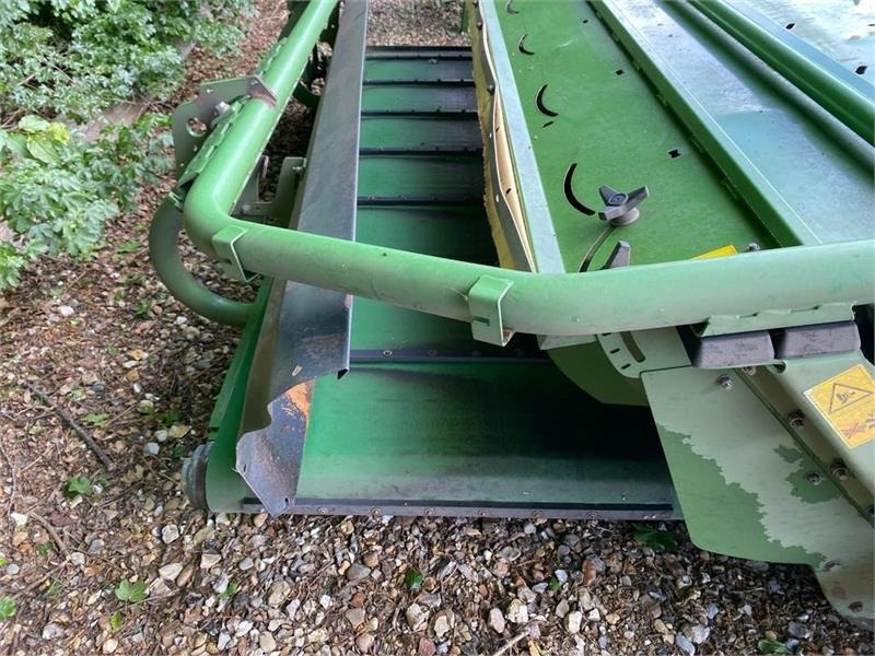 Krone Easycut Collect B 1000CV + F360 CV - Sadonkorjuukone: kuva Krone Easycut Collect B 1000CV + F360 CV - Sadonkorjuukone Krone Easycut Collect B 1000CV + F360 CV - Sadonkorjuukone: kuva Krone Easycut Collect B 1000CV + F360 CV - Sadonkorjuukone