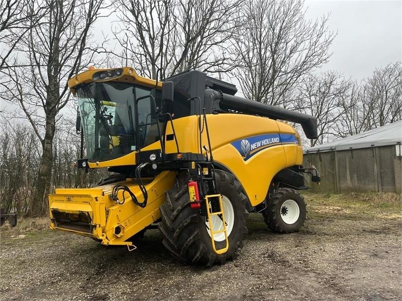 Leikkuupuimuri New Holland CX 6090 4wd: kuva Leikkuupuimuri New Holland CX 6090 4wd