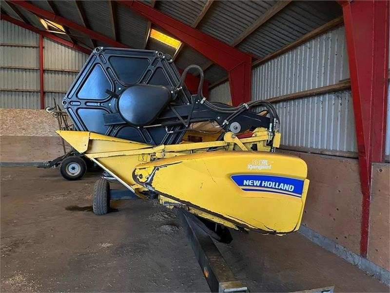 Leikkuupuimuri New Holland CX 6090 4wd: kuva Leikkuupuimuri New Holland CX 6090 4wd