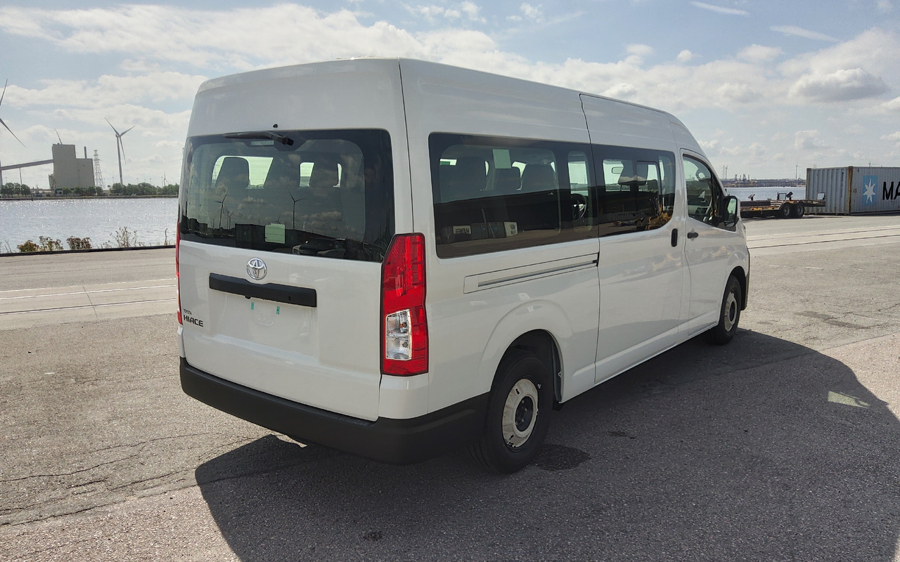 Toyota Hiace HIGH ROOF / TOIT HAUT 3.5L Petrol Manual - Minibussi, Pikkubussi: kuva Toyota Hiace HIGH ROOF / TOIT HAUT 3.5L Petrol Manual - Minibussi, Pikkubussi Toyota Hiace HIGH ROOF / TOIT HAUT 3.5L Petrol Manual - Minibussi, Pikkubussi: kuva Toyota Hiace HIGH ROOF / TOIT HAUT 3.5L Petrol Manual - Minibussi, Pikkubussi