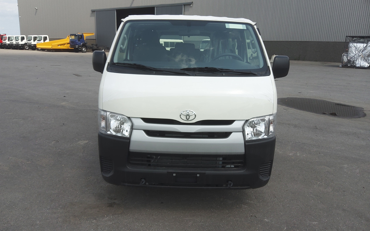 Toyota Hiace STANDARD ROOF 2.5L Diesel Manual - Minibussi, Pikkubussi: kuva Toyota Hiace STANDARD ROOF 2.5L Diesel Manual - Minibussi, Pikkubussi Toyota Hiace STANDARD ROOF 2.5L Diesel Manual - Minibussi, Pikkubussi: kuva Toyota Hiace STANDARD ROOF 2.5L Diesel Manual - Minibussi, Pikkubussi