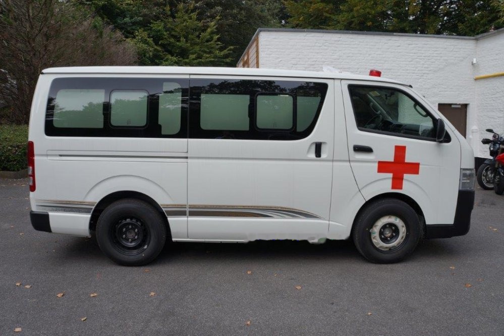 Toyota Hiace STANDARD ROOF ambulance 2.5L Diesel Manual - Minibussi, Pikkubussi: kuva Toyota Hiace STANDARD ROOF ambulance 2.5L Diesel Manual - Minibussi, Pikkubussi Toyota Hiace STANDARD ROOF ambulance 2.5L Diesel Manual - Minibussi, Pikkubussi: kuva Toyota Hiace STANDARD ROOF ambulance 2.5L Diesel Manual - Minibussi, Pikkubussi