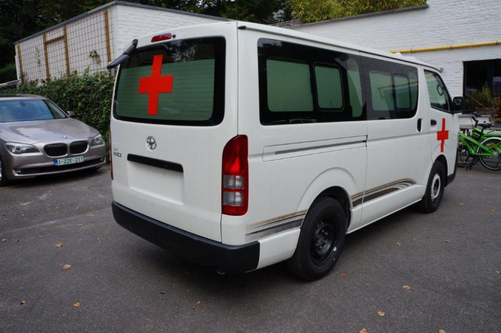 Toyota Hiace STANDARD ROOF ambulance 2.5L Diesel Manual - Minibussi, Pikkubussi: kuva Toyota Hiace STANDARD ROOF ambulance 2.5L Diesel Manual - Minibussi, Pikkubussi Toyota Hiace STANDARD ROOF ambulance 2.5L Diesel Manual - Minibussi, Pikkubussi: kuva Toyota Hiace STANDARD ROOF ambulance 2.5L Diesel Manual - Minibussi, Pikkubussi