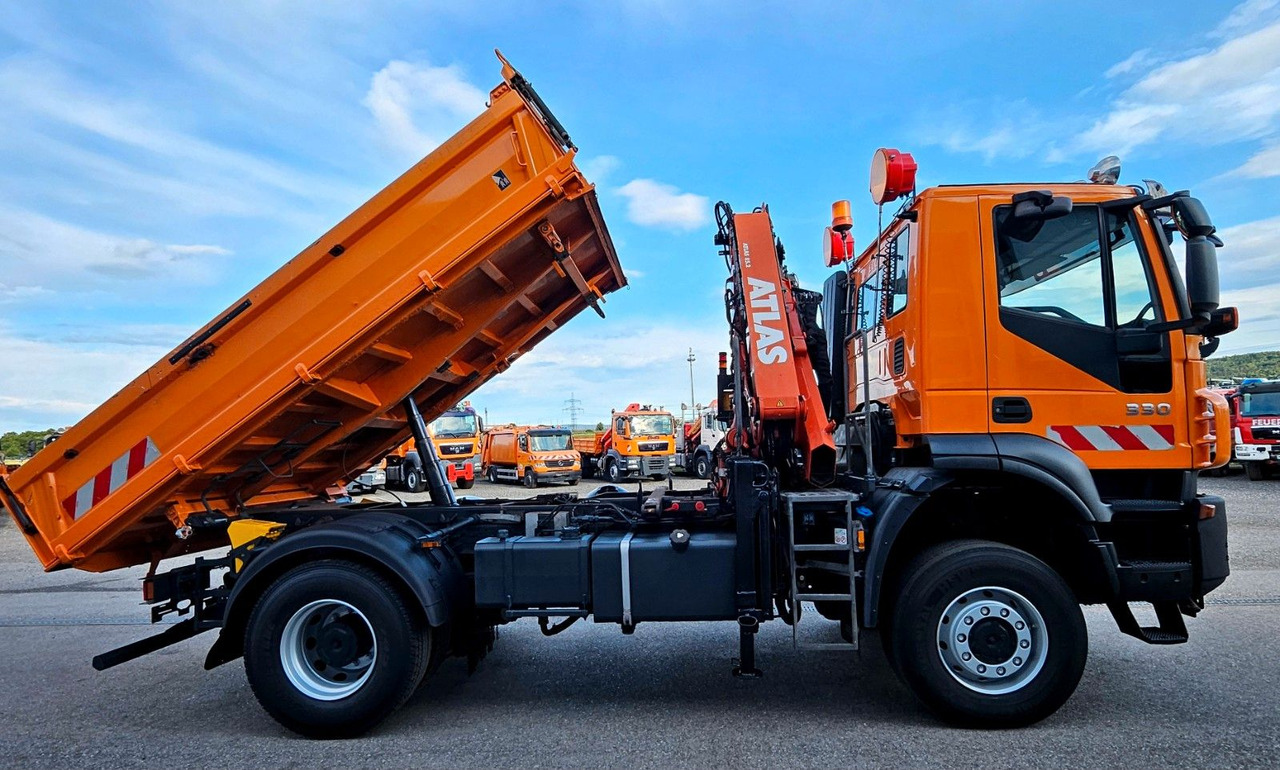 Iveco Trakker 190T33 4x4 Euro5 Kran Atlas Funk - Kippiauto kuorma-auto, Nosturiauto: kuva Iveco Trakker 190T33 4x4 Euro5 Kran Atlas Funk - Kippiauto kuorma-auto, Nosturiauto Iveco Trakker 190T33 4x4 Euro5 Kran Atlas Funk - Kippiauto kuorma-auto, Nosturiauto: kuva Iveco Trakker 190T33 4x4 Euro5 Kran Atlas Funk - Kippiauto kuorma-auto, Nosturiauto