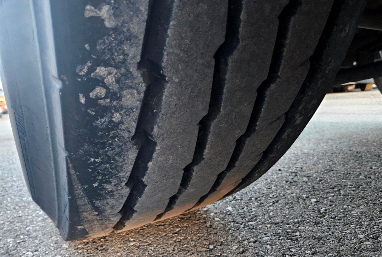 Kippiauto kuorma-auto, Nosturiauto Iveco Trakker 410 6x4-4 EEV Palfinger PK12502 Funk: kuva Kippiauto kuorma-auto, Nosturiauto Iveco Trakker 410 6x4-4 EEV Palfinger PK12502 Funk