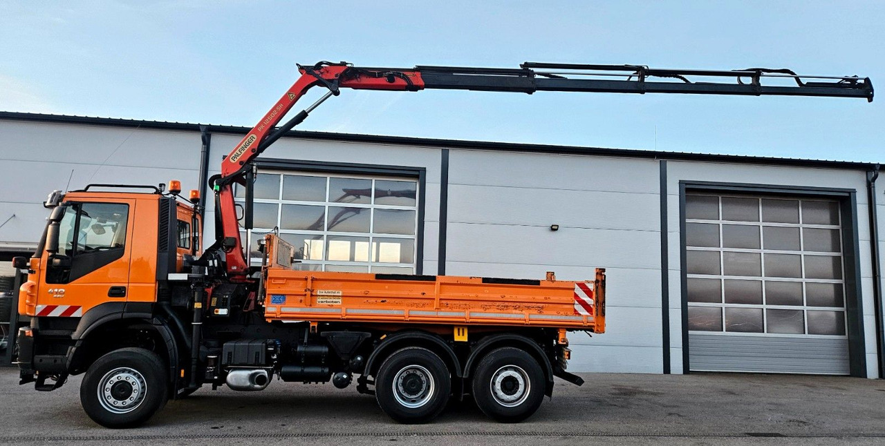 Iveco Trakker 410 6x4-4 EEV Palfinger PK12502 Funk - Kippiauto kuorma-auto, Nosturiauto: kuva Iveco Trakker 410 6x4-4 EEV Palfinger PK12502 Funk - Kippiauto kuorma-auto, Nosturiauto Iveco Trakker 410 6x4-4 EEV Palfinger PK12502 Funk - Kippiauto kuorma-auto, Nosturiauto: kuva Iveco Trakker 410 6x4-4 EEV Palfinger PK12502 Funk - Kippiauto kuorma-auto, Nosturiauto