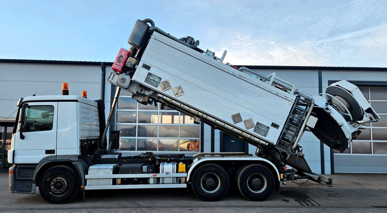 Mercedes-Benz ACTROS 2641 HOLZMANN Tankreiniger Saug-Druck ADR - Puhtaanpitoauto: kuva  Mercedes-Benz ACTROS 2641 HOLZMANN Tankreiniger Saug-Druck ADR - Puhtaanpitoauto Mercedes-Benz ACTROS 2641 HOLZMANN Tankreiniger Saug-Druck ADR - Puhtaanpitoauto: kuva  Mercedes-Benz ACTROS 2641 HOLZMANN Tankreiniger Saug-Druck ADR - Puhtaanpitoauto