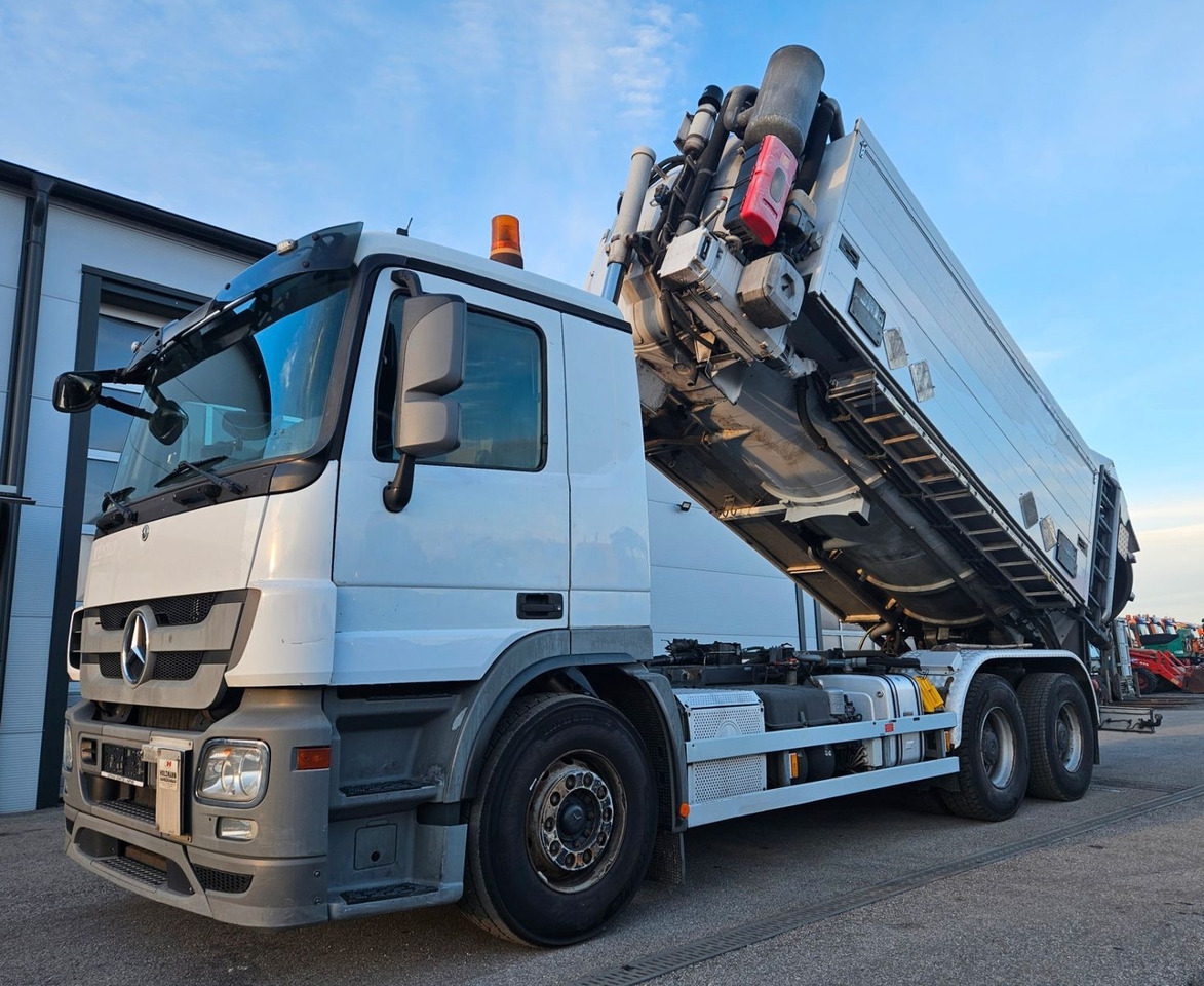 Mercedes-Benz ACTROS 2641 HOLZMANN Tankreiniger Saug-Druck ADR - Puhtaanpitoauto: kuva  Mercedes-Benz ACTROS 2641 HOLZMANN Tankreiniger Saug-Druck ADR - Puhtaanpitoauto Mercedes-Benz ACTROS 2641 HOLZMANN Tankreiniger Saug-Druck ADR - Puhtaanpitoauto: kuva  Mercedes-Benz ACTROS 2641 HOLZMANN Tankreiniger Saug-Druck ADR - Puhtaanpitoauto