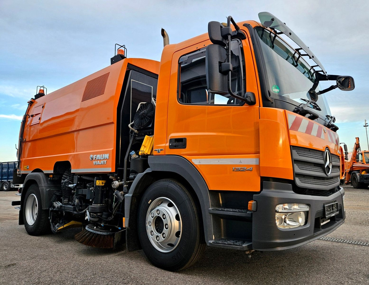 Mercedes-Benz Atego 1324 Euro6 FAUN Viajet 6 Aufbaumotor - Lakaisuauto: kuva Mercedes-Benz Atego 1324 Euro6 FAUN Viajet 6 Aufbaumotor - Lakaisuauto Mercedes-Benz Atego 1324 Euro6 FAUN Viajet 6 Aufbaumotor - Lakaisuauto: kuva Mercedes-Benz Atego 1324 Euro6 FAUN Viajet 6 Aufbaumotor - Lakaisuauto