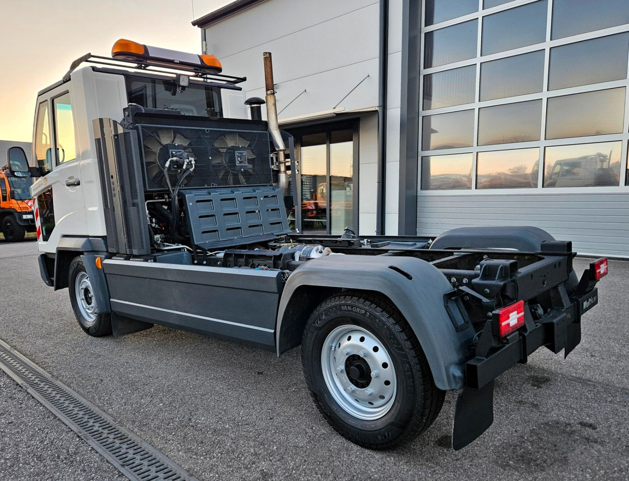 Multicar M31 H Euro6 4x4 175PS - Kuorma-auto alusta: kuva Multicar M31 H Euro6 4x4 175PS - Kuorma-auto alusta Multicar M31 H Euro6 4x4 175PS - Kuorma-auto alusta: kuva Multicar M31 H Euro6 4x4 175PS - Kuorma-auto alusta