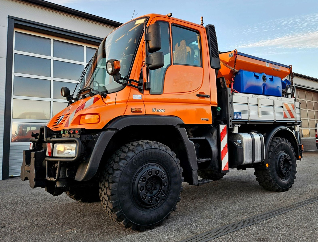 Unimog U400 6 Zylinder EAS 5960h - Kippiauto kuorma-auto: kuva Unimog U400 6 Zylinder EAS 5960h - Kippiauto kuorma-auto Unimog U400 6 Zylinder EAS 5960h - Kippiauto kuorma-auto: kuva Unimog U400 6 Zylinder EAS 5960h - Kippiauto kuorma-auto