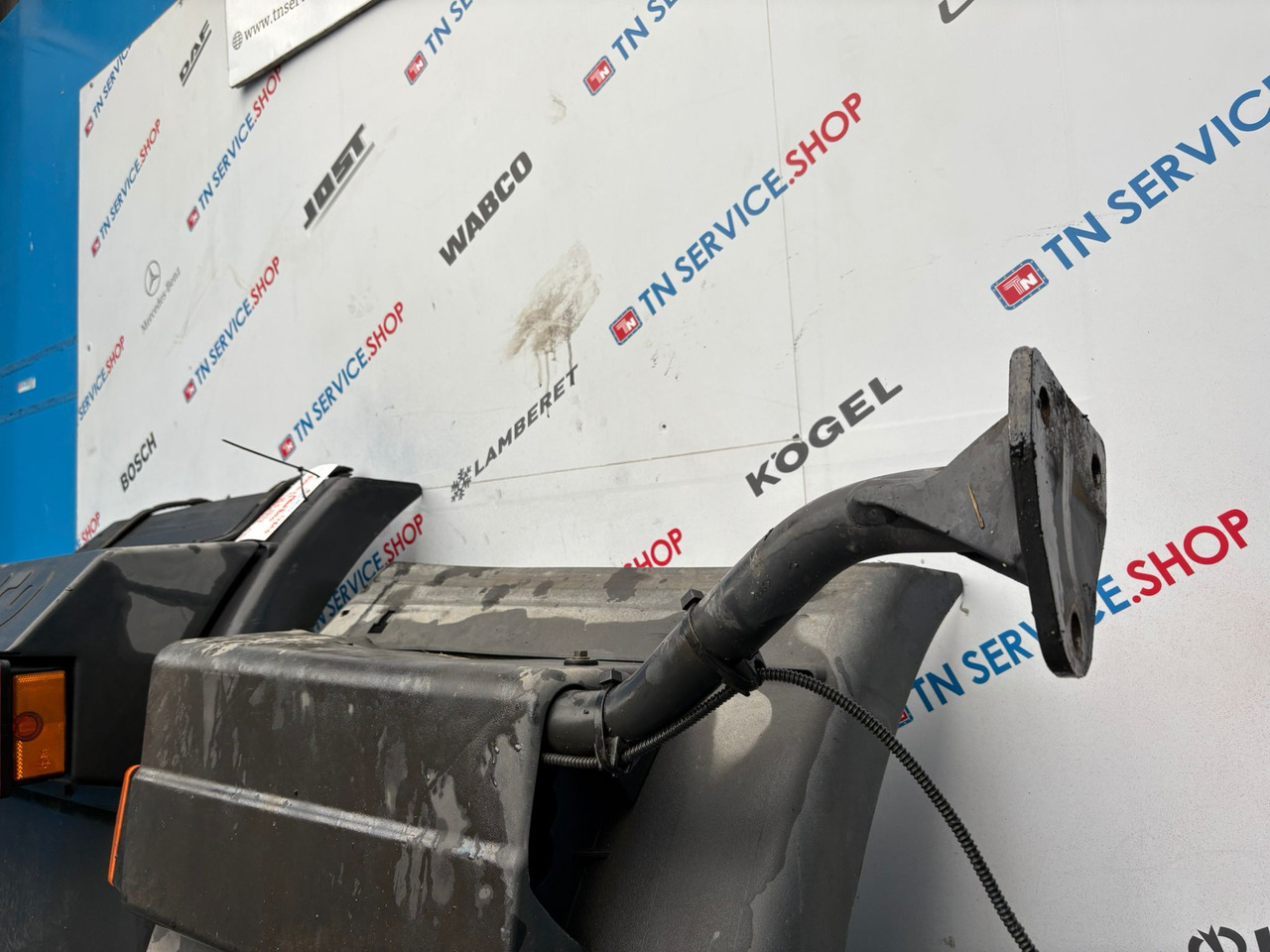 Paraurti posteriore Iveco - Puskuri - Kuorma-auto: kuva Paraurti posteriore Iveco - Puskuri - Kuorma-auto Paraurti posteriore Iveco - Puskuri - Kuorma-auto: kuva Paraurti posteriore Iveco - Puskuri - Kuorma-auto