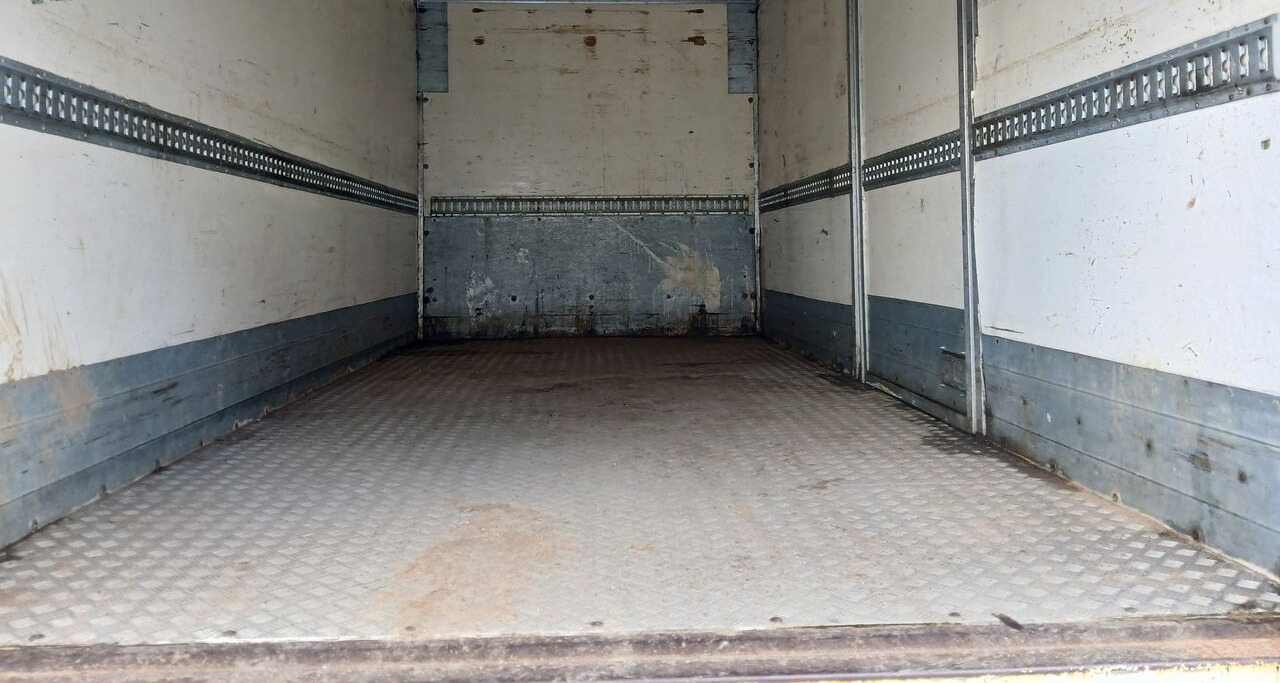 IVECO 70C18 - Isoterminen kuorma-auto: kuva IVECO 70C18 - Isoterminen kuorma-auto IVECO 70C18 - Isoterminen kuorma-auto: kuva IVECO 70C18 - Isoterminen kuorma-auto