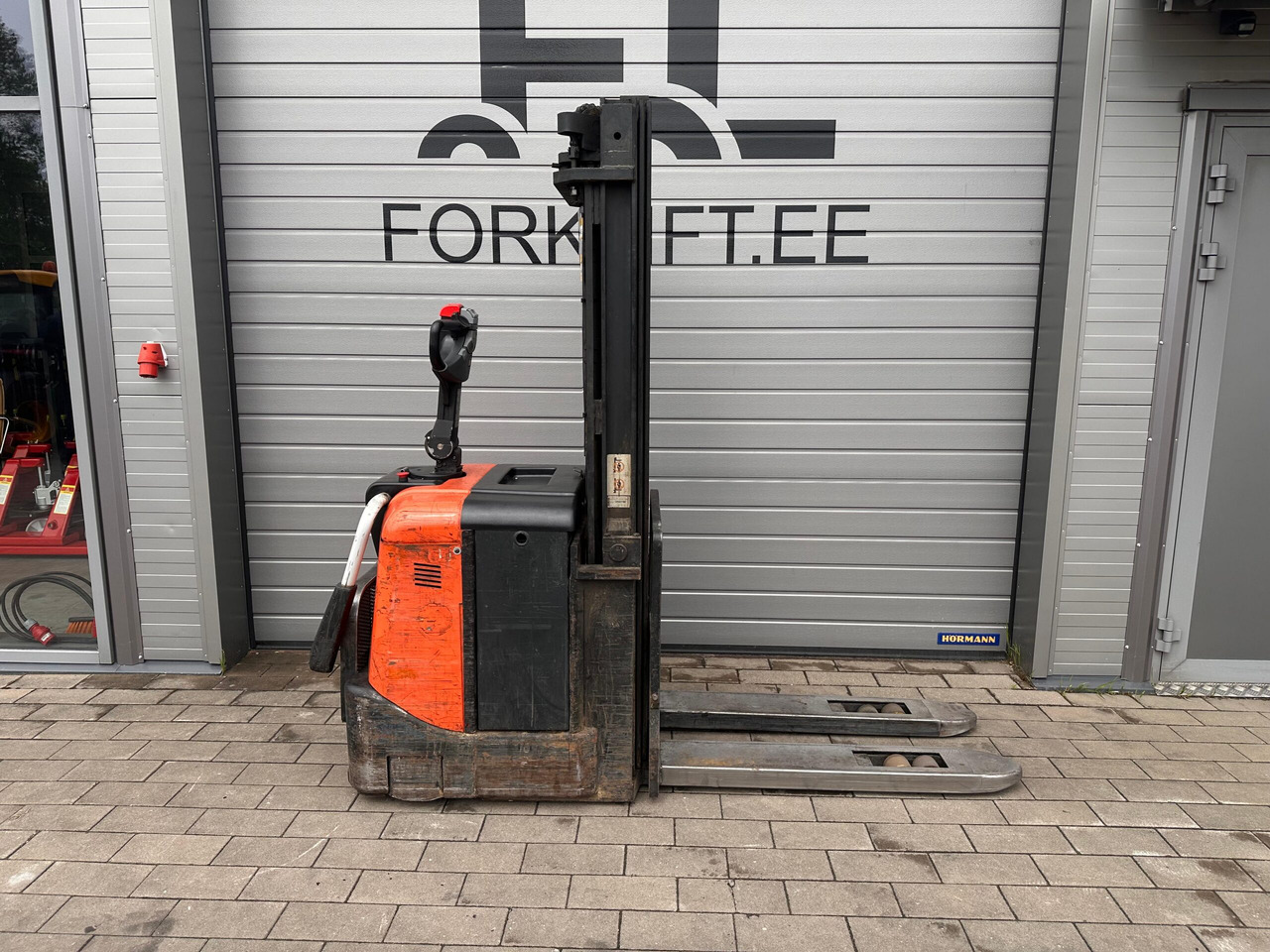 BT SPE125 - Pinoamistrukki: kuva BT SPE125 - Pinoamistrukki BT SPE125 - Pinoamistrukki: kuva BT SPE125 - Pinoamistrukki