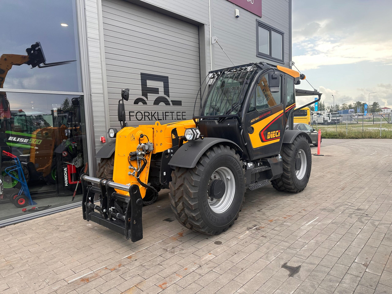 Dieci Agri Max 65.8 VS EVO2 - Kurottaja: kuva Dieci Agri Max 65.8 VS EVO2 - Kurottaja Dieci Agri Max 65.8 VS EVO2 - Kurottaja: kuva Dieci Agri Max 65.8 VS EVO2 - Kurottaja