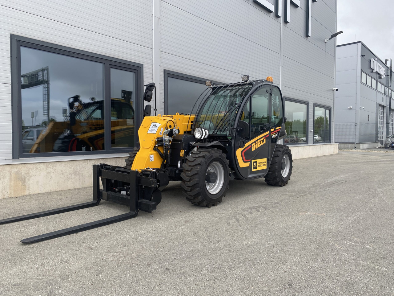 Dieci Mini Agri 20.4 SMART 37 kW - Kurottaja: kuva Dieci Mini Agri 20.4 SMART 37 kW - Kurottaja Dieci Mini Agri 20.4 SMART 37 kW - Kurottaja: kuva Dieci Mini Agri 20.4 SMART 37 kW - Kurottaja
