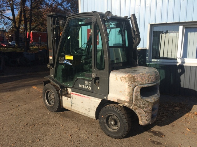 NISSAN DX 30 - Dieseltrukki: kuva NISSAN DX 30 - Dieseltrukki NISSAN DX 30 - Dieseltrukki: kuva NISSAN DX 30 - Dieseltrukki