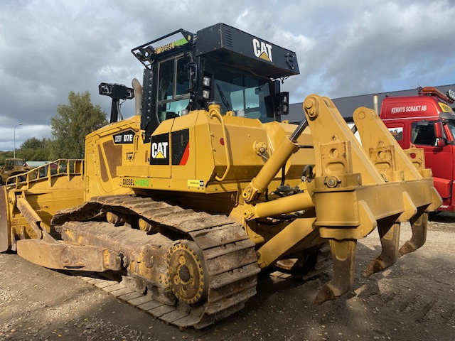 CATERPILLAR D7E - Puskutraktori: kuva CATERPILLAR D7E - Puskutraktori CATERPILLAR D7E - Puskutraktori: kuva CATERPILLAR D7E - Puskutraktori