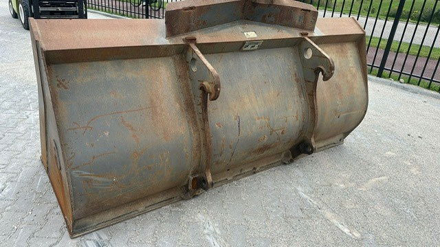 Volvo Graaf bak L60 L70 L90 L110 - Kuormaajan kauha: kuva Volvo Graaf bak L60 L70 L90 L110 - Kuormaajan kauha Volvo Graaf bak L60 L70 L90 L110 - Kuormaajan kauha: kuva Volvo Graaf bak L60 L70 L90 L110 - Kuormaajan kauha